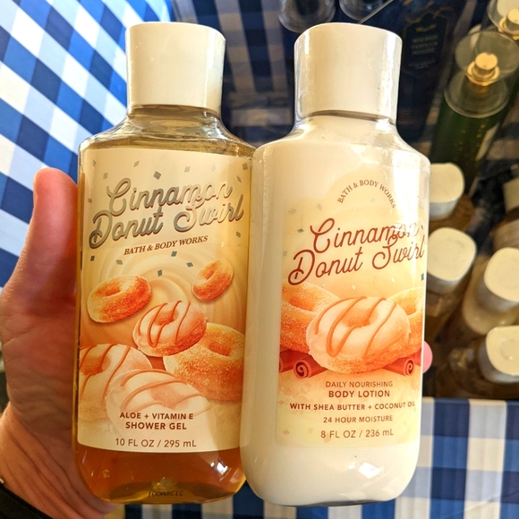 Bath & Body Works Other - Cinnamon Donut Swirl set